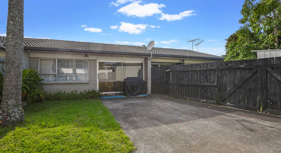  at 2/25 Aranui Road, Mount Wellington, Auckland