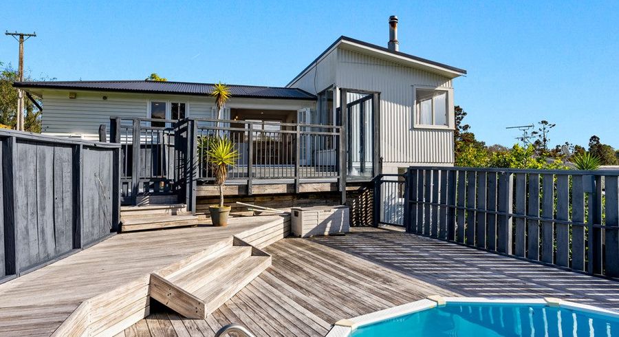  at 98 Eskdale Road, Birkdale, North Shore City, Auckland