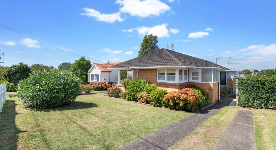  at 1/70 Nile Road, Milford, Auckland