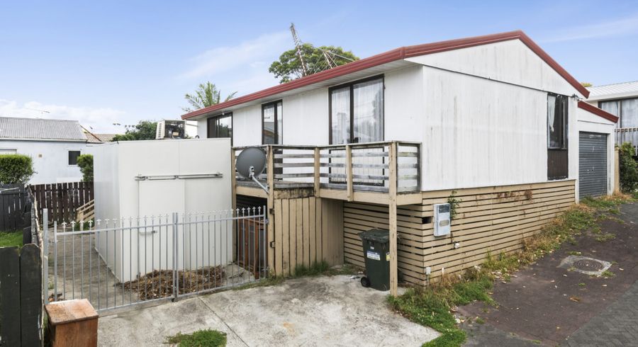  at 2/34 Ferndale Road, Mount Wellington, Auckland