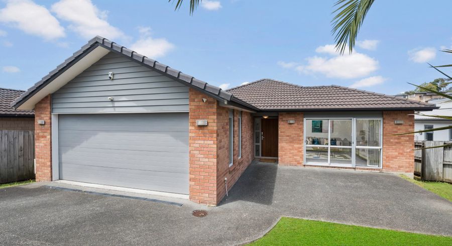  at 20 Borneo Drive, Fairview Heights, Auckland