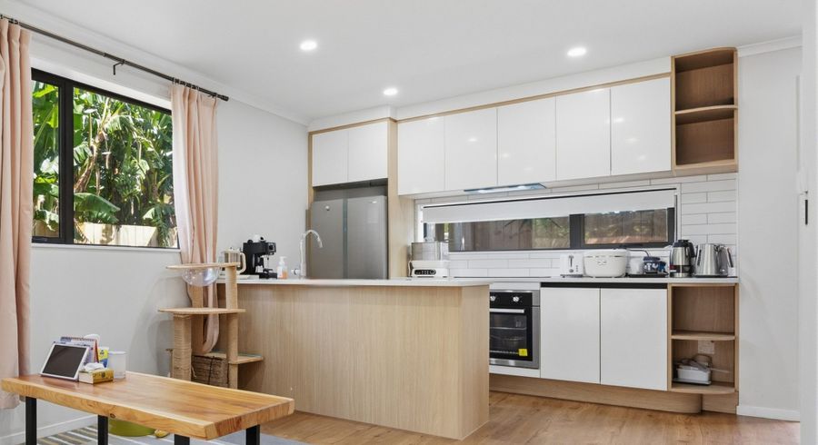  at 7/3 Royal View Road, Te Atatu South, Waitakere City, Auckland