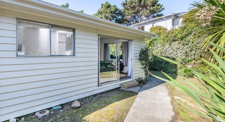  at 16B Glen Alton Avenue, Paparangi, Wellington