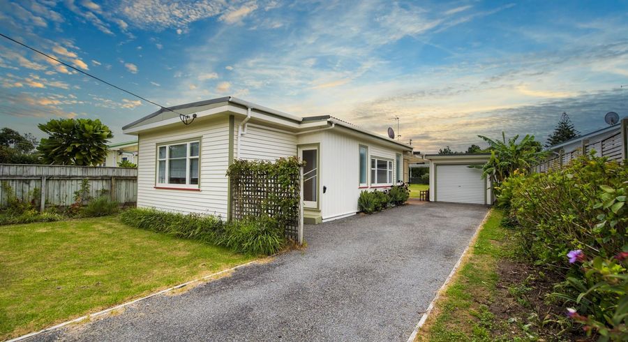  at 15 The Avenue, Otaki Beach, Otaki