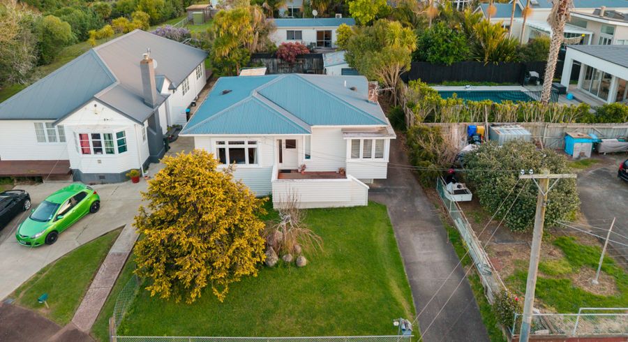 at 3 Moray Place, Point Chevalier, Auckland City, Auckland