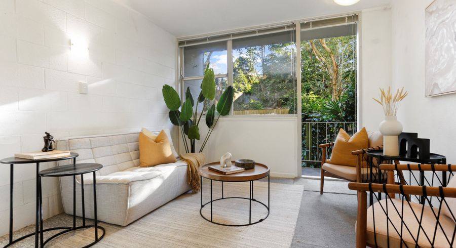  at 4/18 Edenvale Crescent, Mount Eden, Auckland