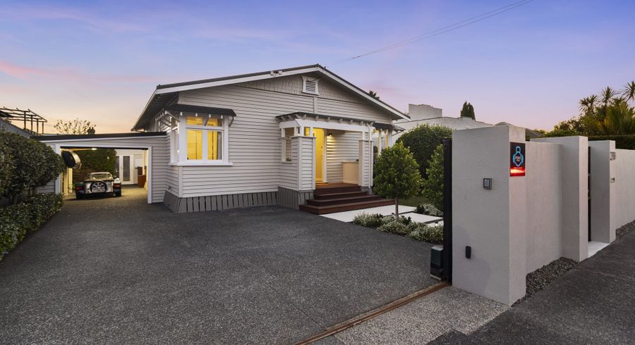  at 298 Point Chevalier Road, Point Chevalier, Auckland City, Auckland
