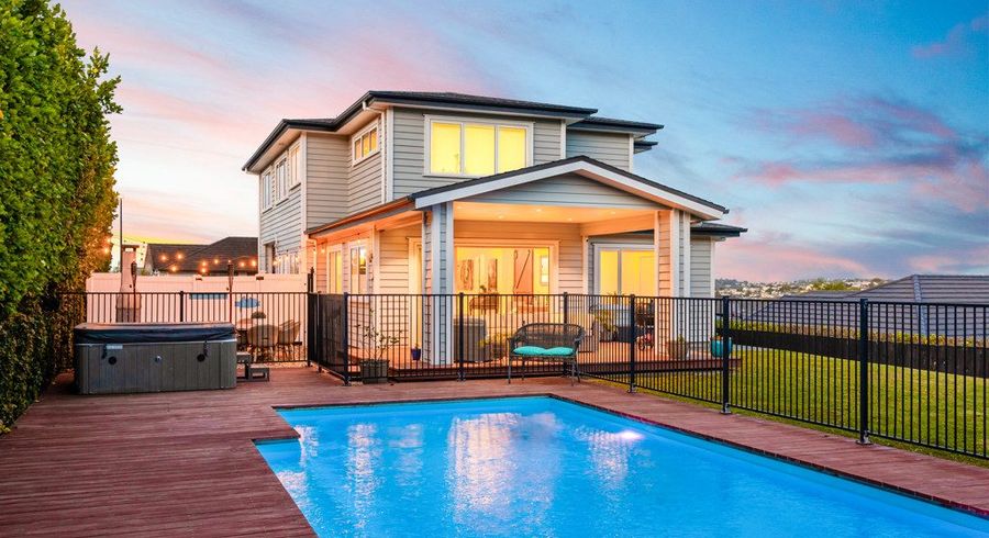 at 2 Tirohanga Crescent, Stanmore Bay, Whangaparaoa