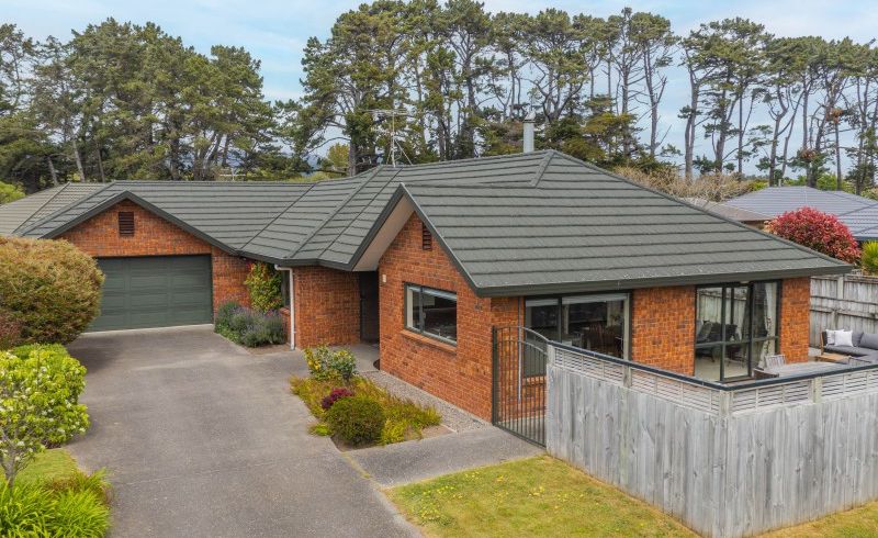  at 122 Weggery Drive, Waikanae Beach, Waikanae