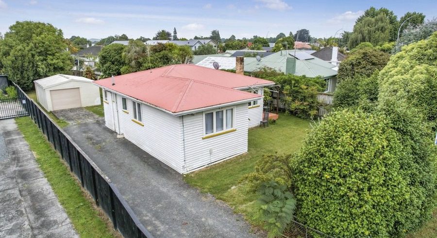  at 407 Peachgrove Road, Fairfield, Hamilton