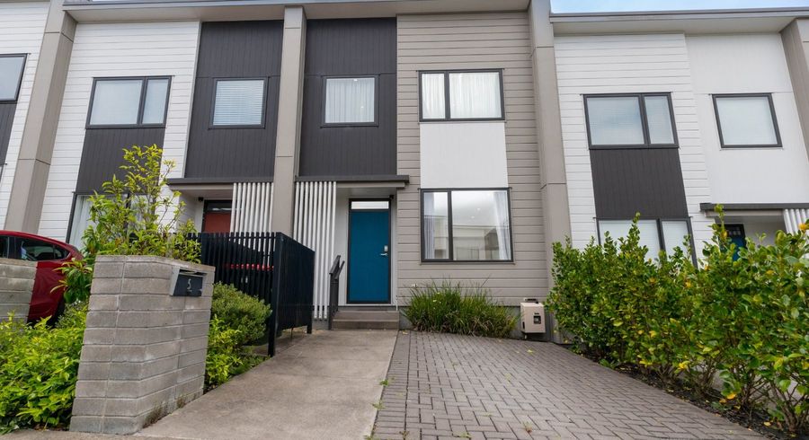  at 5 Pukewhero Rise, Westgate, Waitakere City, Auckland