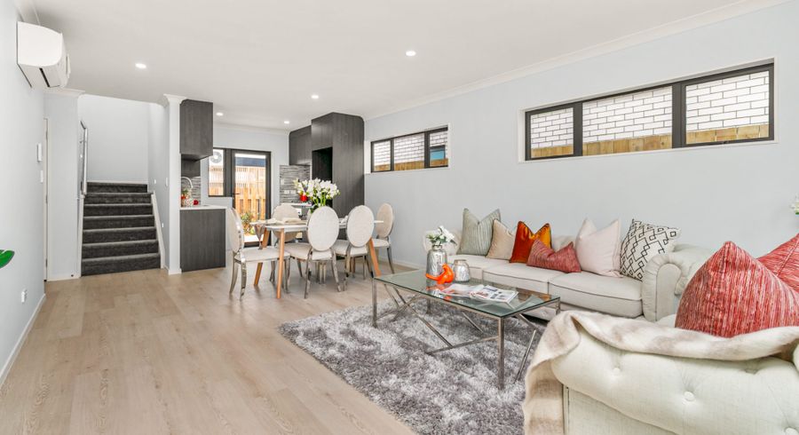  at 72D Godley Road, Green Bay, Waitakere City, Auckland