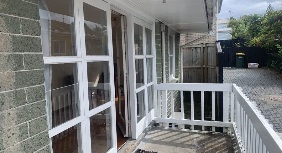  at 2/7 Parker Avenue, New Lynn, Waitakere City, Auckland