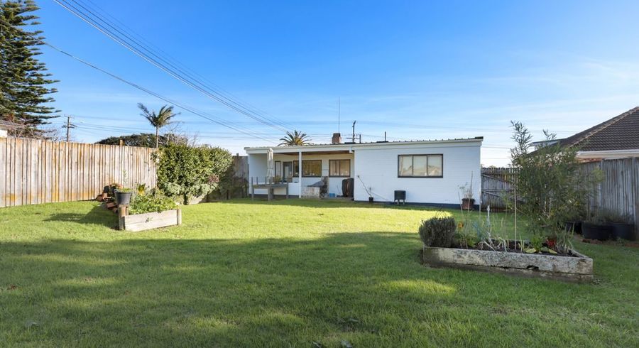  at 156 Titirangi Road, New Lynn, Auckland
