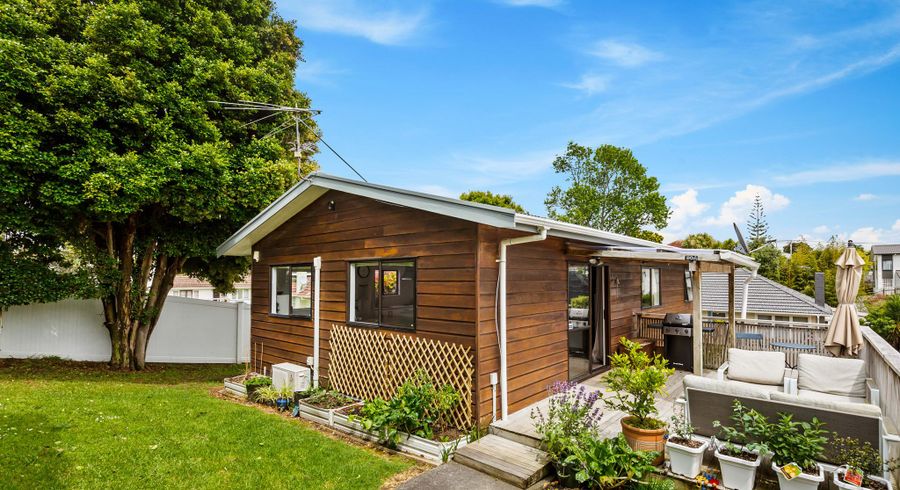  at 1/80 Kervil Avenue, Te Atatū Peninsula, Auckland