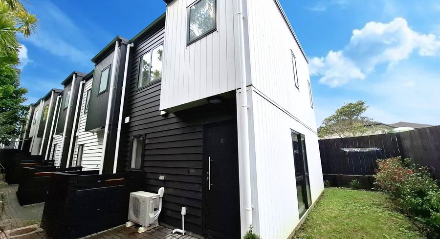  at 10/47 Awaroa Road, Sunnyvale, Waitakere City, Auckland