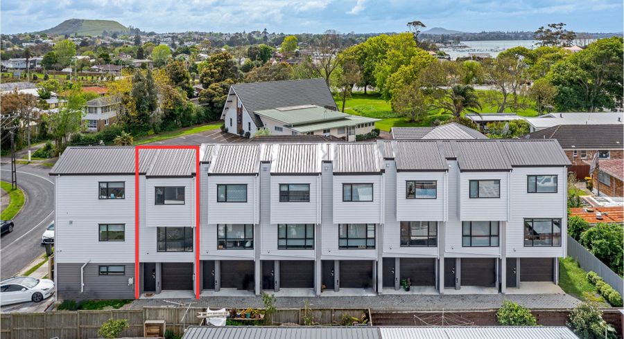  at 2/45 Dale Crescent, Pakuranga, Manukau City, Auckland