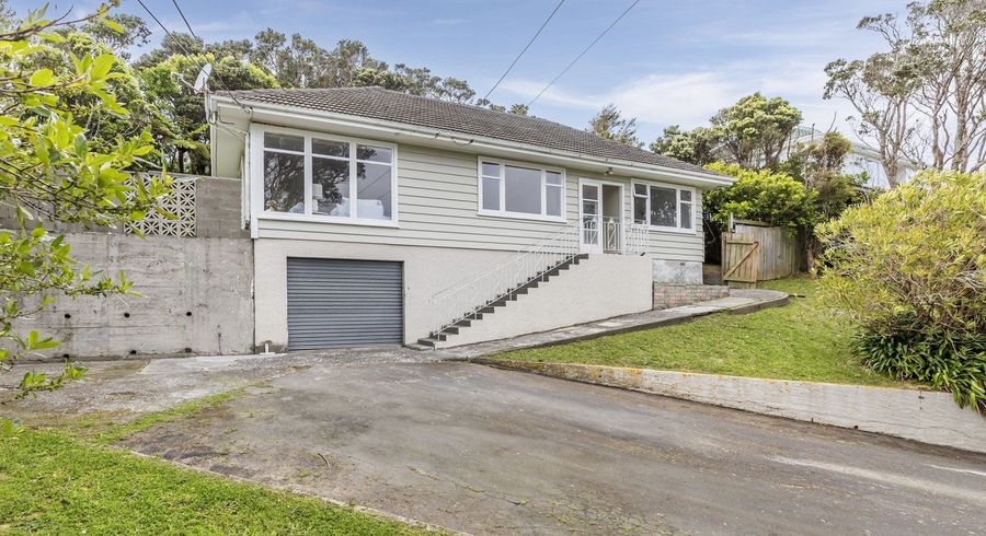  at 7 Miles Crescent, Newlands, Wellington
