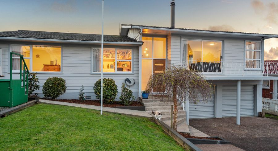  at 48 Marlborough Avenue, Glenfield, North Shore City, Auckland