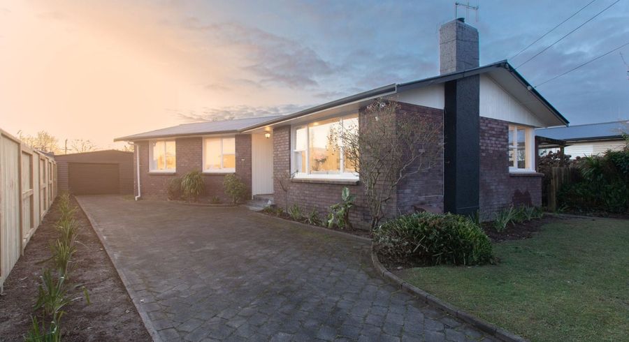  at 53 Garden Heights Avenue, Glenview, Hamilton