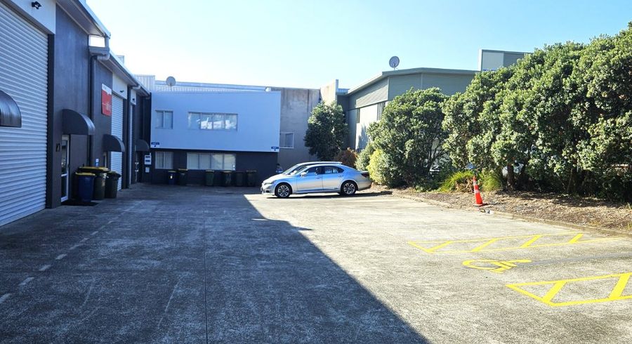  at 1/4 Dallan place, Albany, North Shore City, Auckland