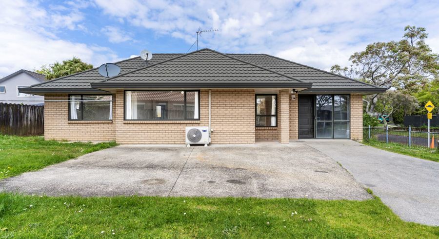  at 3 Regalwood Place, Favona, Auckland