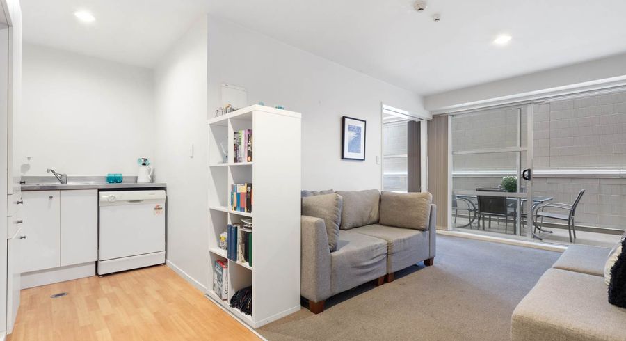  at 1/8 Clayton Street, Newmarket, Auckland
