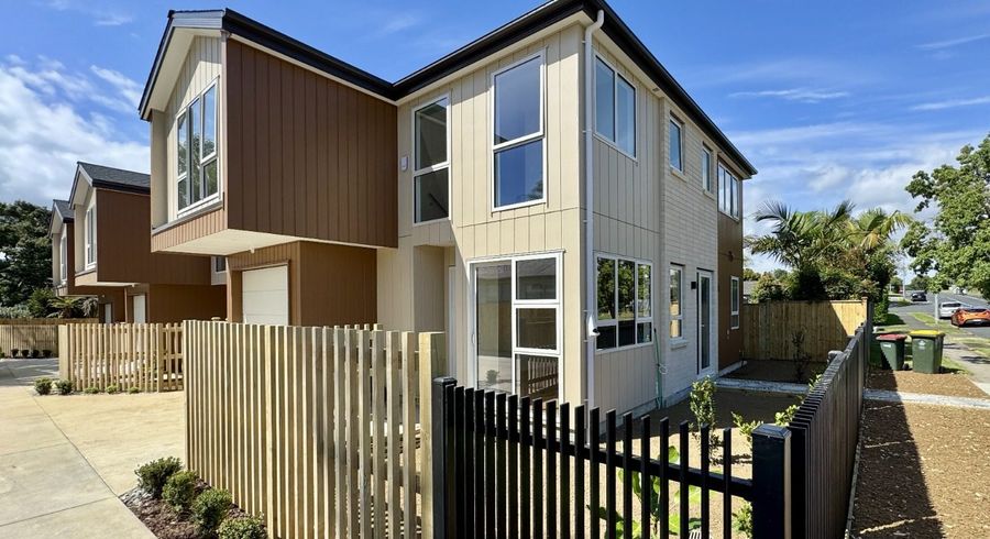  at 2/118 Pigeon Mountain Road, Half Moon Bay, Manukau City, Auckland