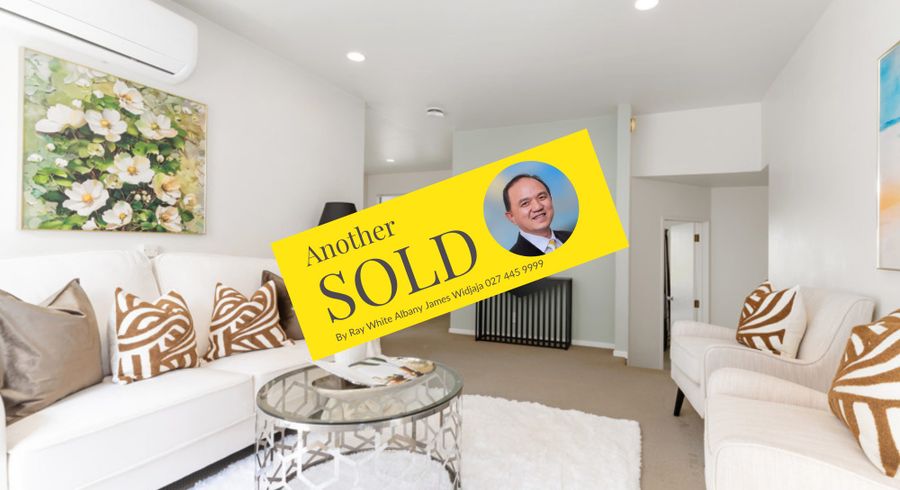  at 2/152 Sunset Road, Unsworth Heights, Auckland