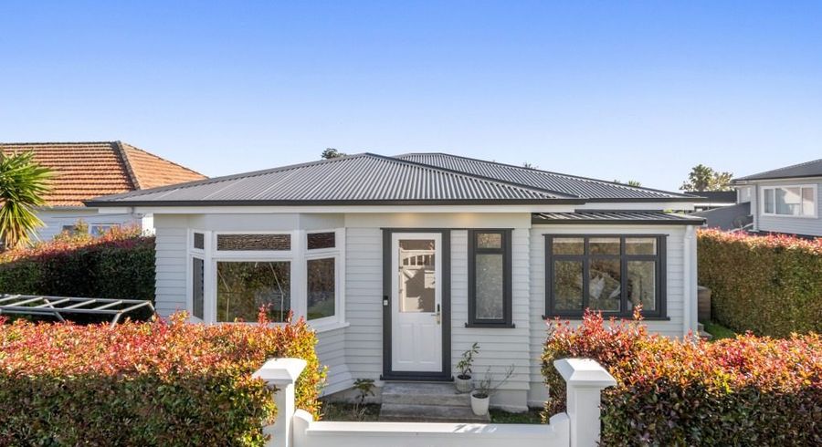  at 52 Wainui Avenue, Point Chevalier, Auckland