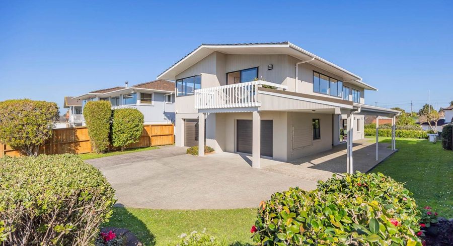  at 13 Knightsbridge Drive, Forrest Hill, North Shore City, Auckland