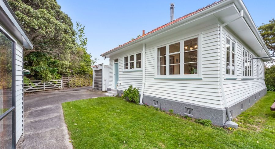  at 1 Summit Road, Fairfield, Lower Hutt