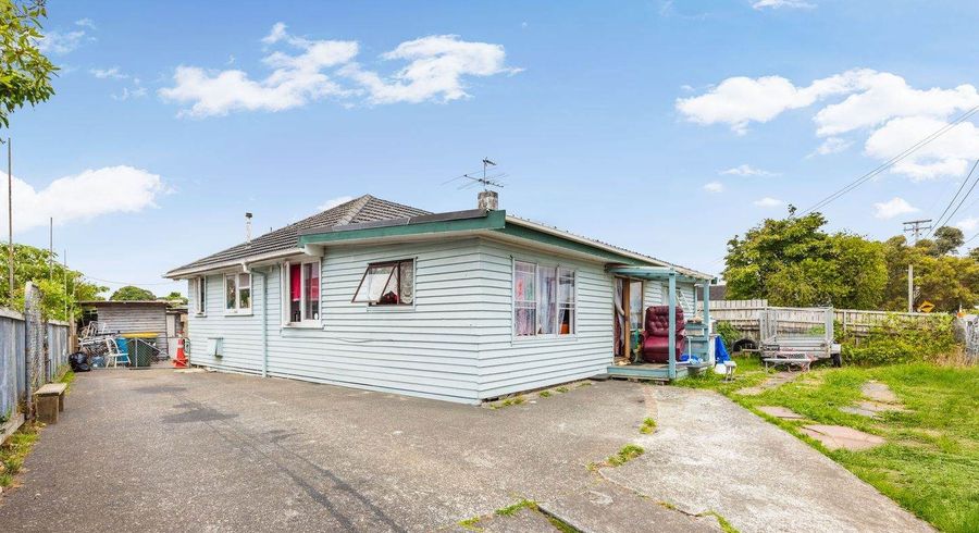  at 84 Vine Street, Mangere East, Auckland