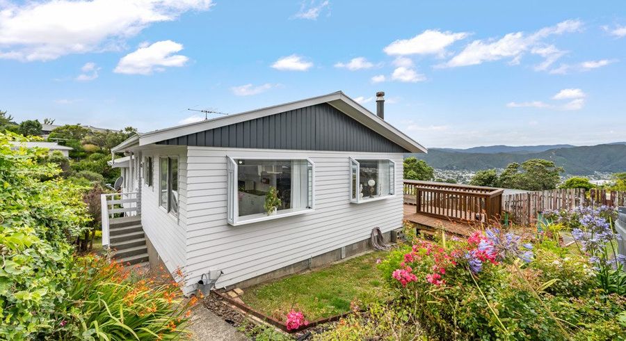  at 6 Eastview Grove, Normandale, Lower Hutt