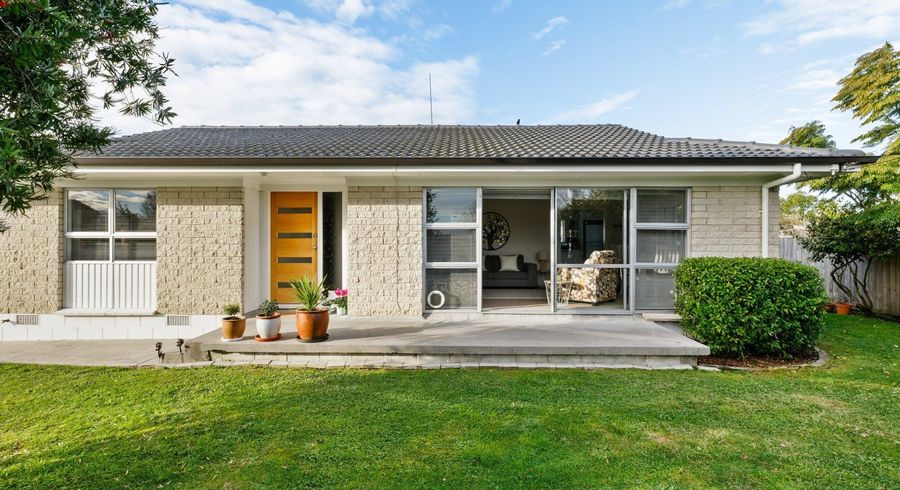  at 4 Walter Street, Fairfield, Hamilton