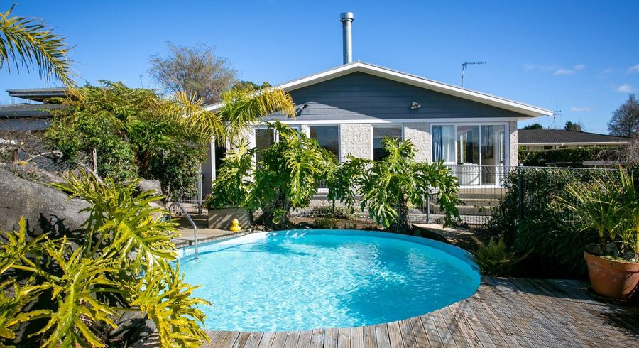  at 10 Broadmeadows Road, Pukemoremore, Hamilton