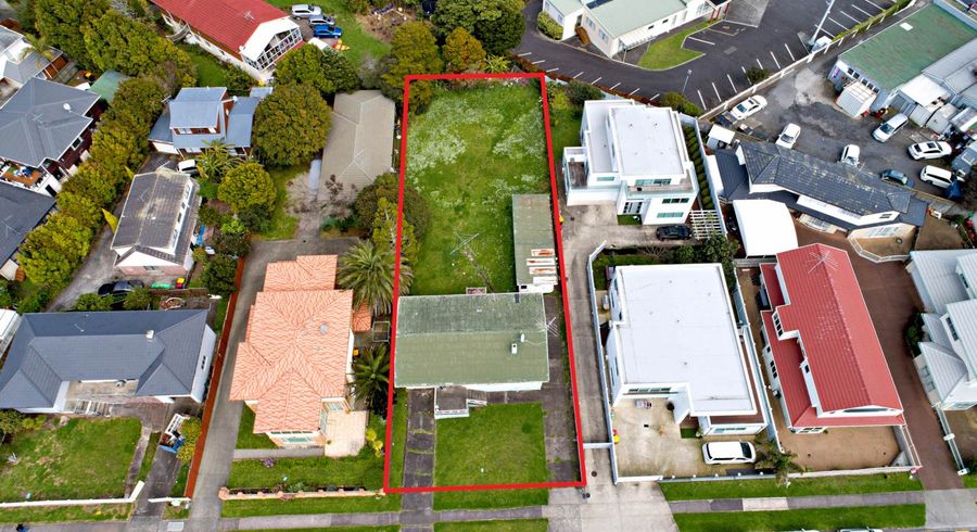  at 7 MacLeans Road, Bucklands Beach, Auckland