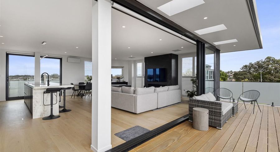  at 11A Montgomery Avenue, Rothesay Bay, Auckland