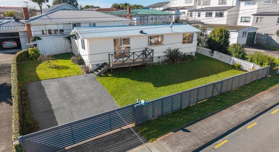  at 2/15 Adriatic Avenue, Henderson, Waitakere City, Auckland