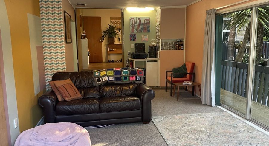  at 148 Laingholm Drive, Laingholm, Auckland