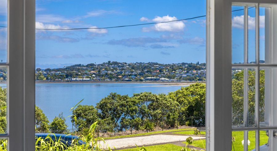  at 3 Marine Terrace, Bayswater, North Shore City, Auckland
