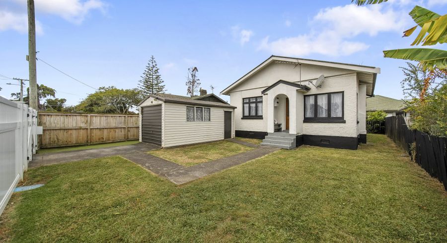  at 2/17 Cleek Road, Mangere East, Manukau City, Auckland