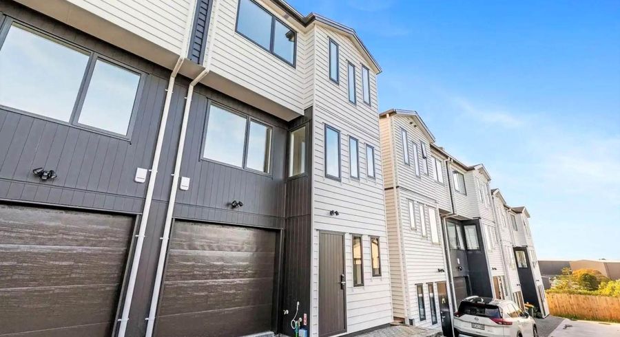  at 4/418 Richardson Road, Mount Roskill, Auckland