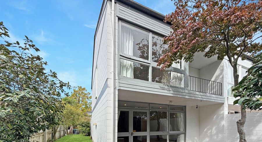  at 6/99 Aikmans Road, Merivale, Christchurch City, Canterbury