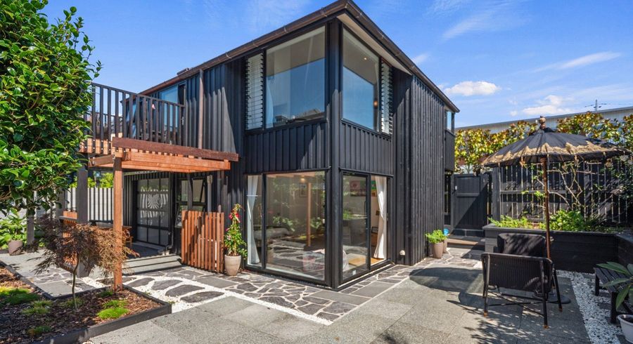  at 2/21 Hauraki Road, Hauraki, North Shore City, Auckland