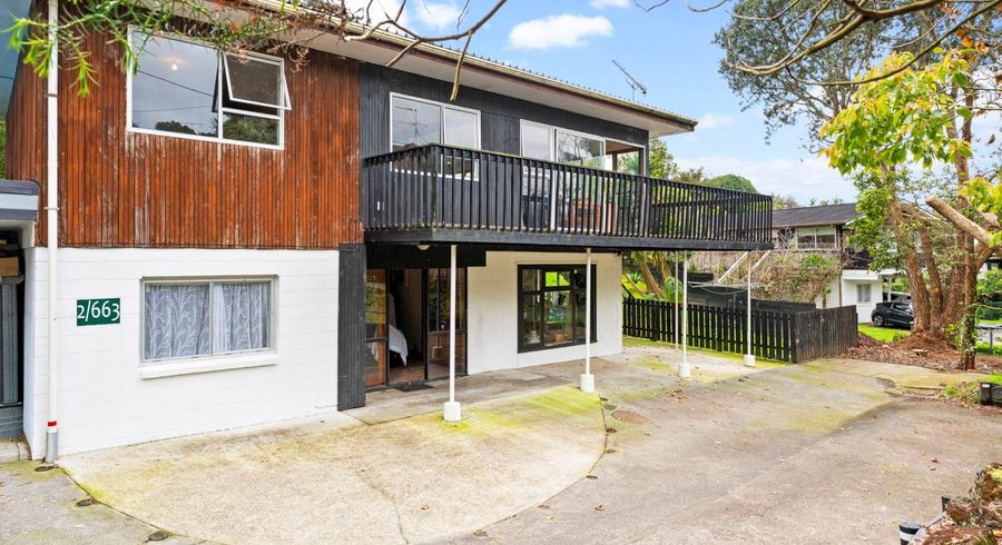  at 2/663 Beach Road, Rothesay Bay, North Shore City, Auckland