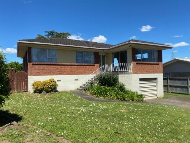  at 72 Botany Road, Botany Downs, Manukau City, Auckland