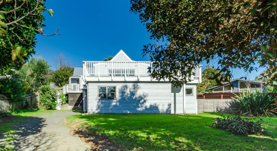  at 11 Hicks Crescent, Waikanae Beach, Kapiti Coast, Wellington