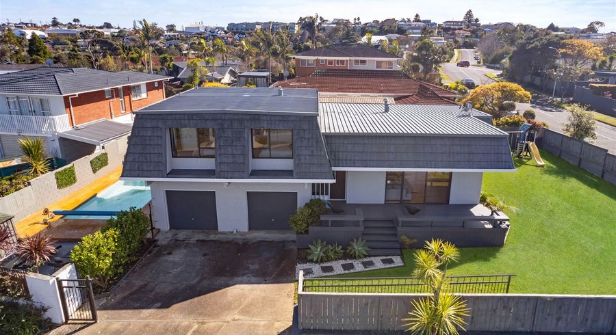  at 1 Heaton Grove, Chatswood, Auckland