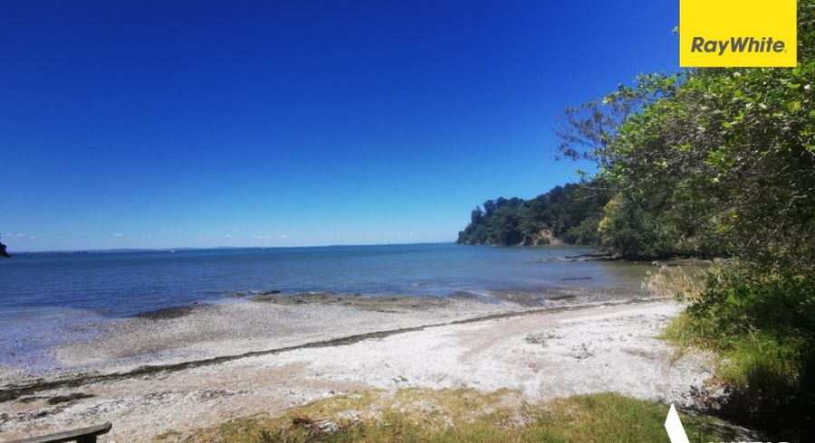  at 6 Dorothy Road, Laingholm, Waitakere City, Auckland